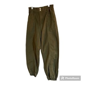 Shine Star woman’s Army Green Pants, Size M Pre-owned